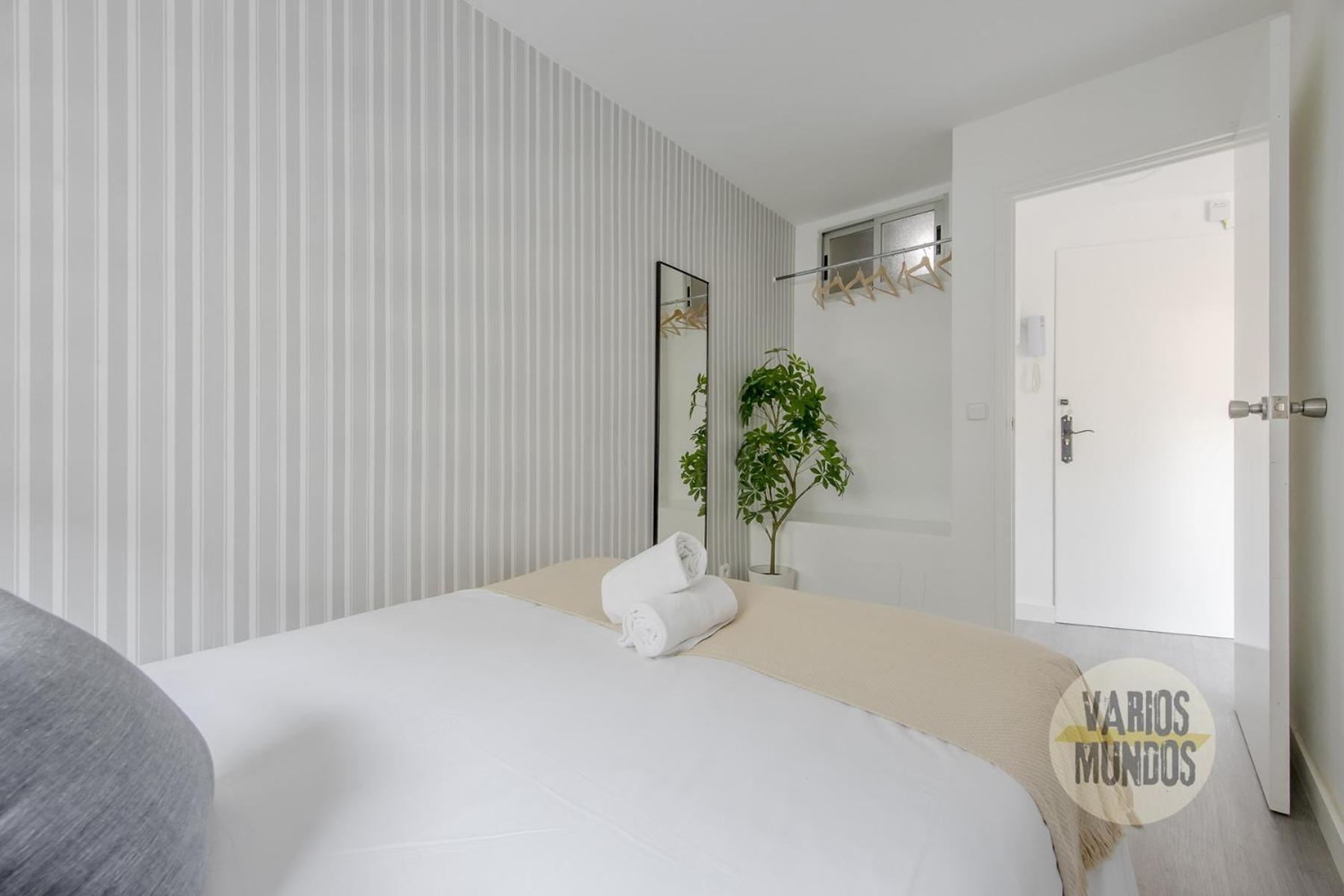 Atico Calle Silva Para 3Pax Con Terraza Esquina Con Gran Via E2 مدريد المظهر الخارجي الصورة